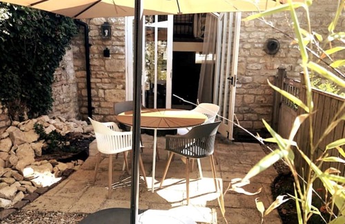 Wellingore House | The Stocks Barn, renovated 1750’s barn in picturesque Lincolnshire cliff village