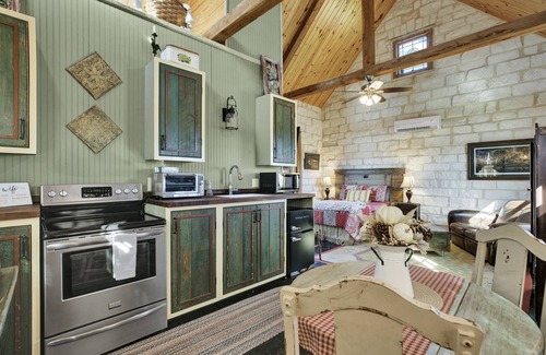 Grapetown Other | The Stone Cottage for 2 @ TimberRose Ranch hot tub