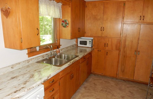 Fish Creek House | The Stone House/New Listing! Nov. 1 - May 31st, rent 3 Get one FREE! WI-FI