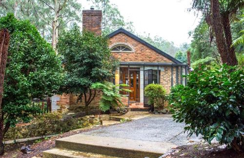 Kallista House | The Stone on the Hill - 3 bedroom house