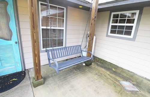Vinita House | The Stowaway - Grand Lake home - Near cove with boat dock