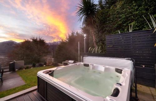 Queenstown House | The Stowaway