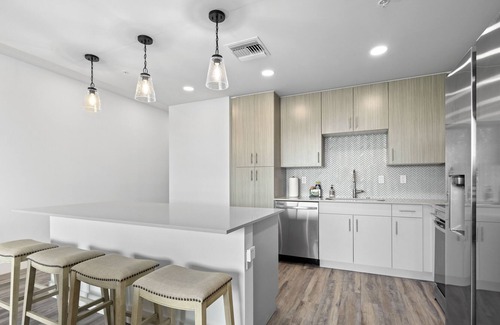 North Trail Condo | The Strand 421A Condo by RVA