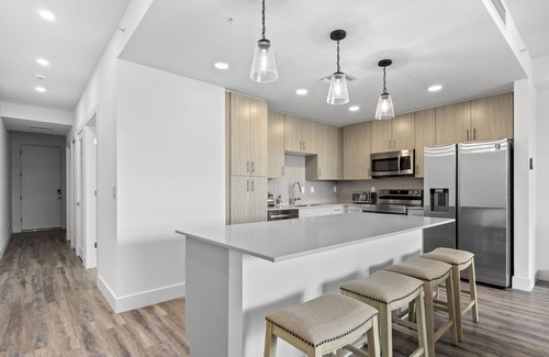 North Trail Condo | The Strand 421A Condo by RVA