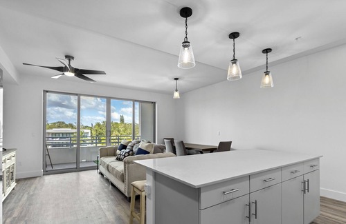 North Trail Condo | The Strand 421A Condo by RVA