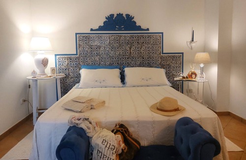 Marsala Villa | The String of Pearls in Marsala