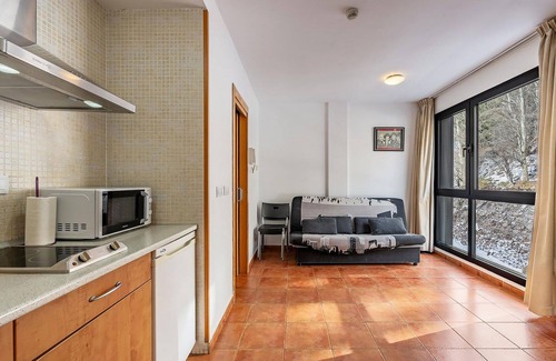 Pradollano Apartment | The studio apartment "Monte Gorbea 7 I" is located in the Sierra Nevada and offers direct access to the