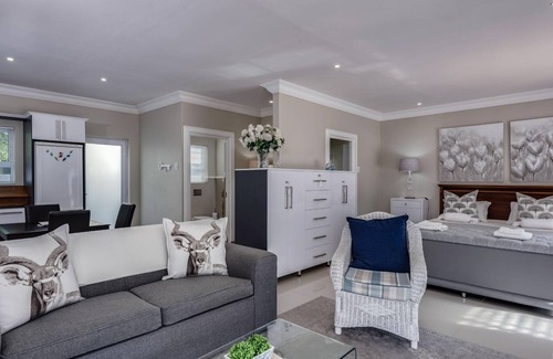 Summerstrand Apartment | "the Studio" at Brighton Manor no69