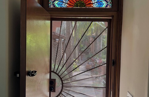 DeLand Apartment | The Studio at Casa Cascada. A ground floor studio suite in a stunning oasis