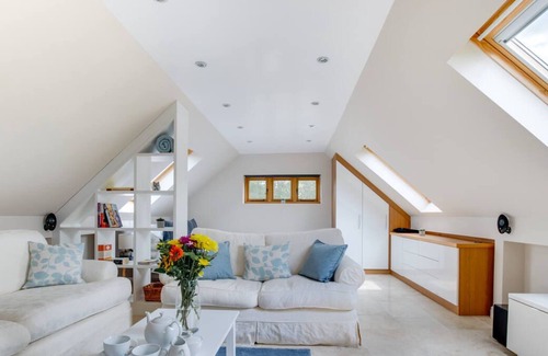 Abbess Roding Apartment | The Studio in the beautiful Maidstone