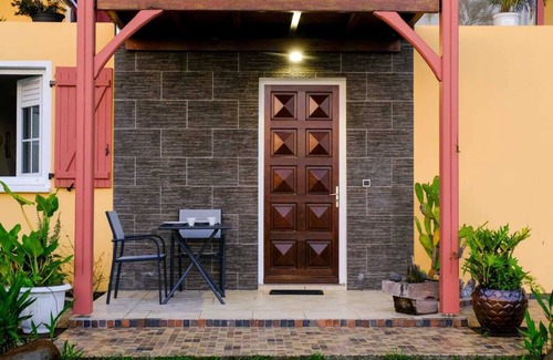 Tartane Apartment | The Studio Mahoganys facing the peninsula of Caravelle