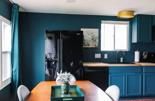 Tri-Cities House | The Study - An Ode to Literature - 1 bedroom beautiful home