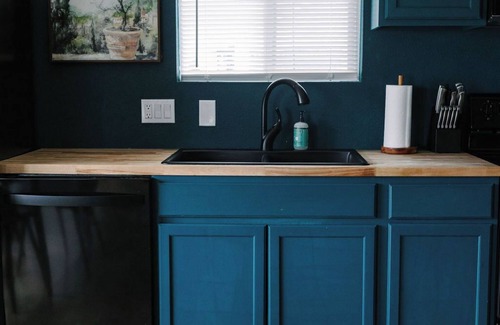 Tri-Cities House | The Study - An Ode to Literature - 1 bedroom beautiful home