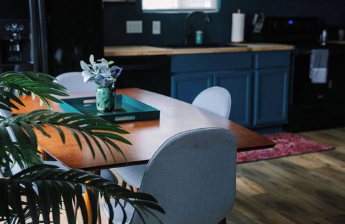 Tri-Cities House | The Study - An Ode to Literature - 1 bedroom beautiful home