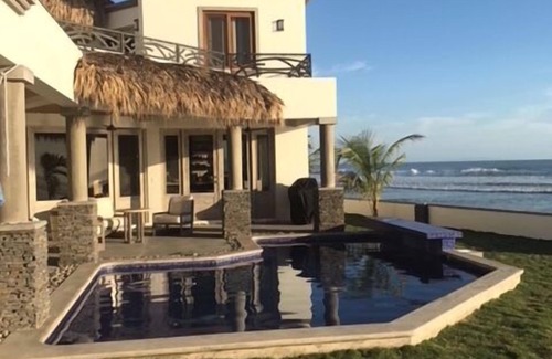 Tola House | The Stunning Ocean Pearl on the Beach
