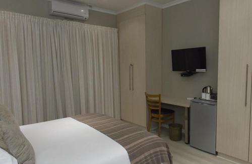 Bloemfontein House | The Suburban Guest House