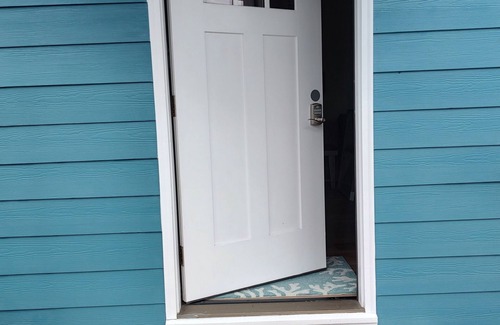 Morehead City Cottage | The Sugar Shack close to Atlantic Beach Bridge