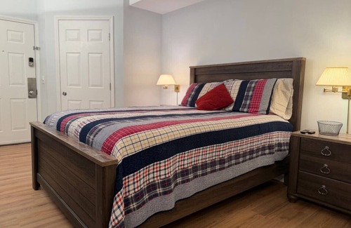 Sea Trail Apartment | The Suite at 205 Royal Poste Rd