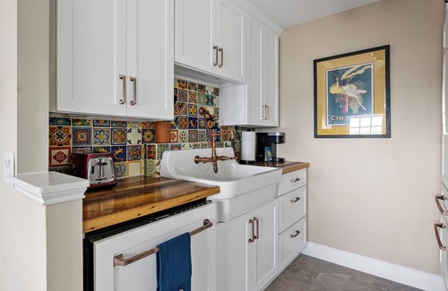 South of Broad Apartment | The Suite Life- Waterfront Studio of Your Dreams!