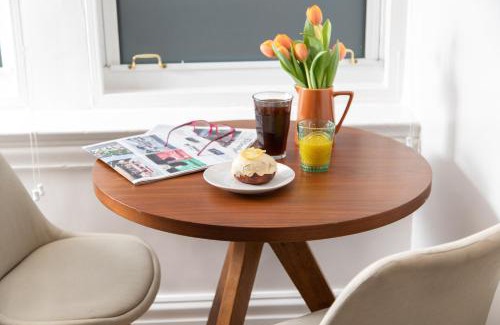 Center City Apartment | The Suites At The Touraine No 107