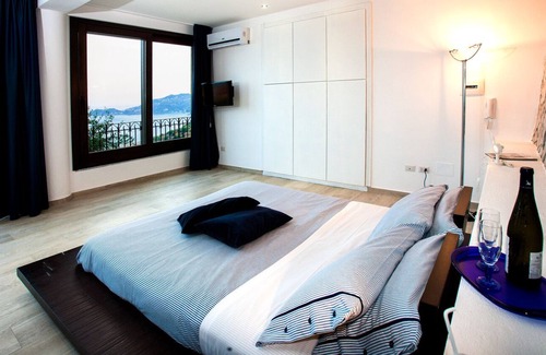 Letojanni Villa | The Suites on the Gulf of Taormina