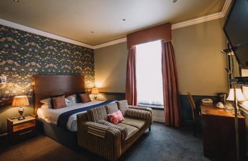 Lancaster Hotel | The Sun Hotel & Bar