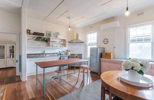 Red Hill House | The Sunday School - Timeless Cottage, Wine Region
