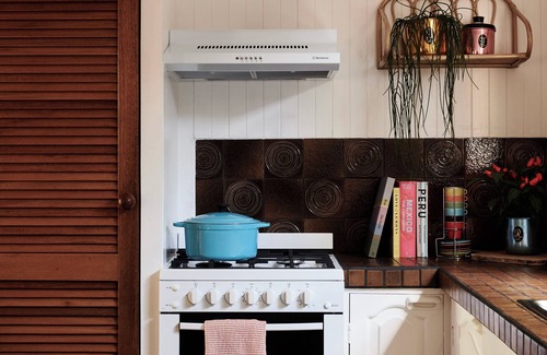 Anglesea House | The Sundowner Anglesea - Relaxed 80's Beach House with good vibes and nostalgia