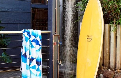 Anglesea House | The Sundowner Anglesea - Relaxed 80's Beach House with good vibes and nostalgia