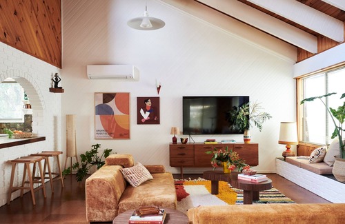 Anglesea House | The Sundowner Anglesea - Relaxed 80's Beach House with good vibes and nostalgia