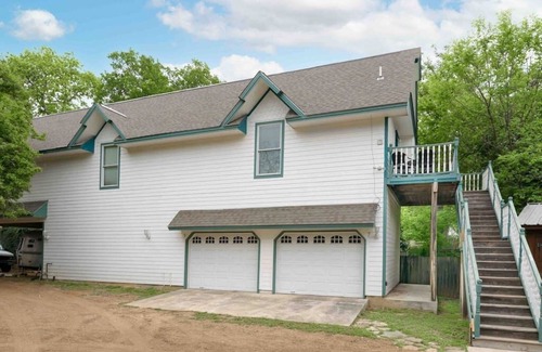 Dunbar Apartment | The Sunflower Cottage