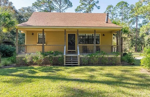 Brunswick House | The Sunny Cottage - Cozy River Retreat with Porch + Dock Access