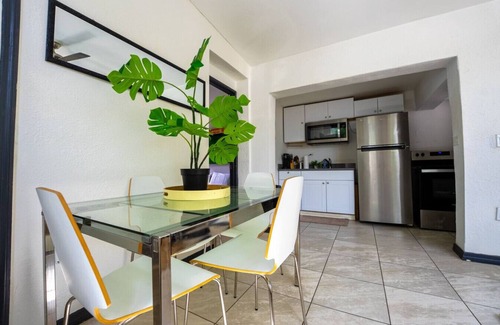 Allapattah House | The Sunny Spot Convenient Close airport & MIA