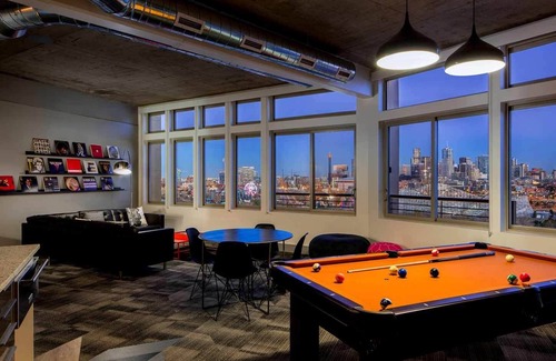 Sun Valley Apartment | The Sunny Studio With City Views