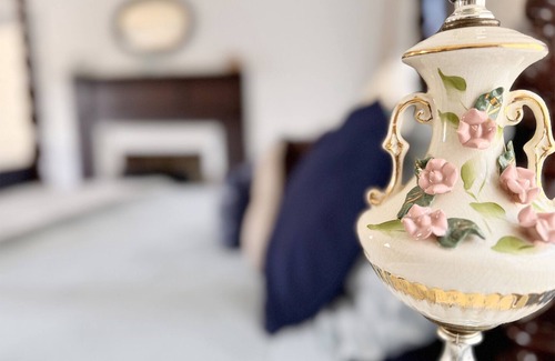 Clarksville Bed & Breakfast | The Sunnyside Sisters Bed and Breakfast, With a Dutch touch.