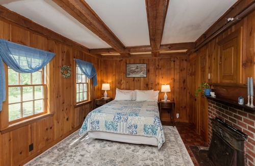 North Berwick Hotel | The Sunroom Suite-3 spacious rooms, full kitchen 20 minutes to ocean
