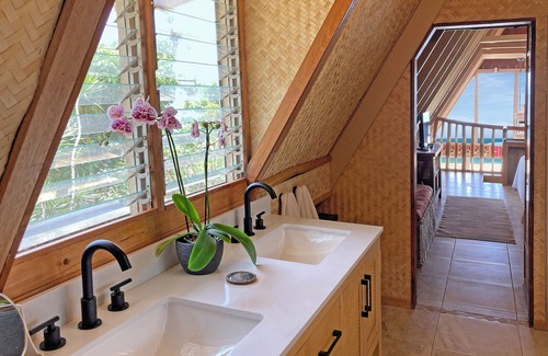 Pupukea House | THE SUNSET BEACH HOUSE OCT. SPECIAL-ONLY 1,530/nt! ON THE SAND OF SUNSET BEACH!