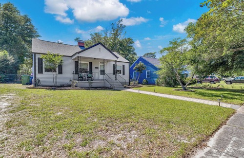 Sunset Park House | The Sunset Bungalow- Dog Friendly-2.7 Miles to Downtown Wilmington, NC!