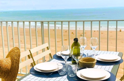 Les Sables d'Olonne Apartment | THE SUNSET - Facing the Sea