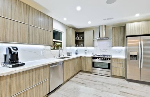Faircrest Heights Villa | The Sunset Villa Summ