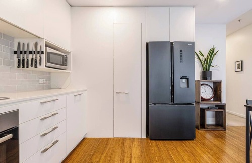 Seddon Apartment | The Sunspill Heart of Yarraville Convenience