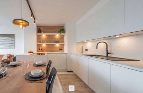 Heist Apartment | The Surf Floor, amazing big sea-view terrace with outdoor shower