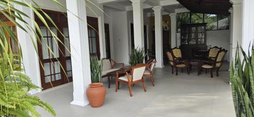 Thiranagama Bed & Breakfast | The Surf Villa