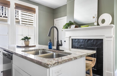 Cannonborough Elliotborough Apartment | The Sutton- B | Steps away from Historic King
