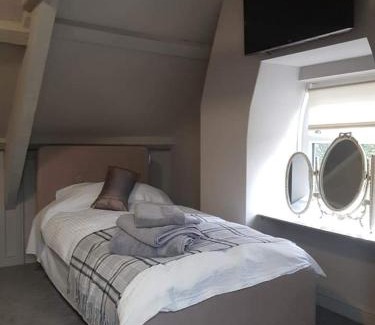 Topcliffe Hotel | The Swan
