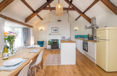 Little Haven Cottage | The Swan, Holiday Cottage Little Haven, Sleeps 4, 2 bedrooms, bathrooms