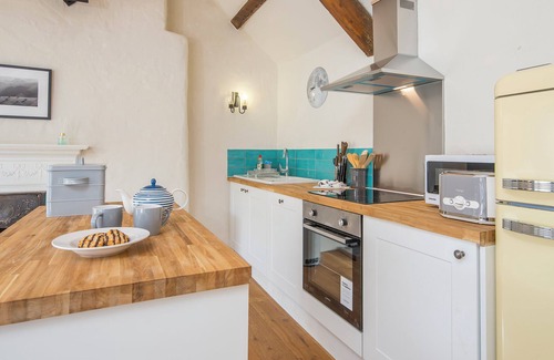 Little Haven Cottage | The Swan, Holiday Cottage Little Haven, Sleeps 4, 2 bedrooms, bathrooms