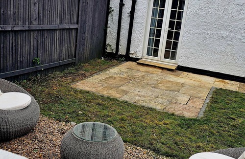 Chapeltown House | The Sweet Brier Cottage in Leeds