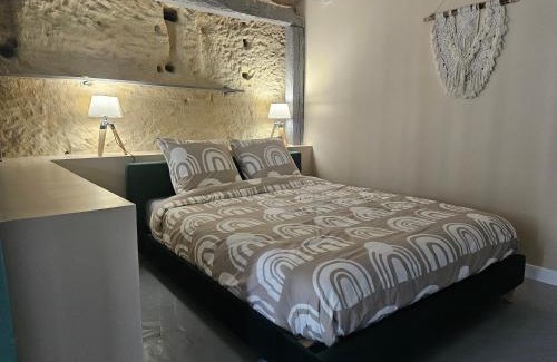 Saint-Etienne-de-Chigny Apartment | The Sweet Cave