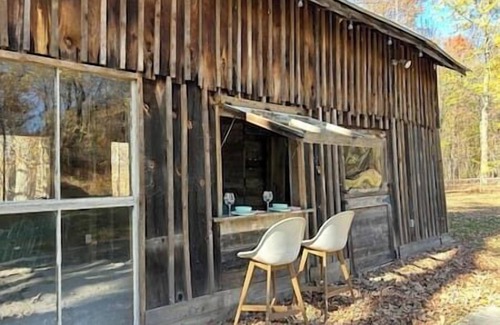 Walton Park House | The Sweet Spot: Fab Fall Getaway 1hr from the GWB!